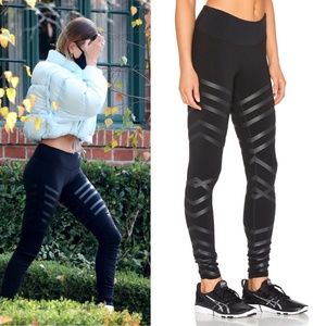 ALO YOGA Airbrush Lineal Diagonal Stripe Leggings in Black Small